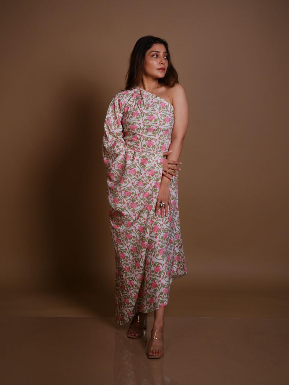 Tamarai - Gown
